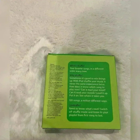 Apple iPod shuffle 1st Generation 1GB NEW Extremely RARE - Picture 4 of 5